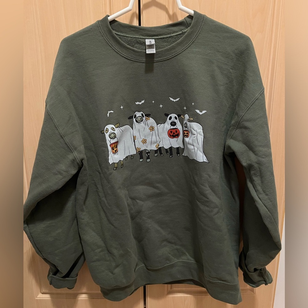Ghost 👻 Cow 🐮 sweater 💗
